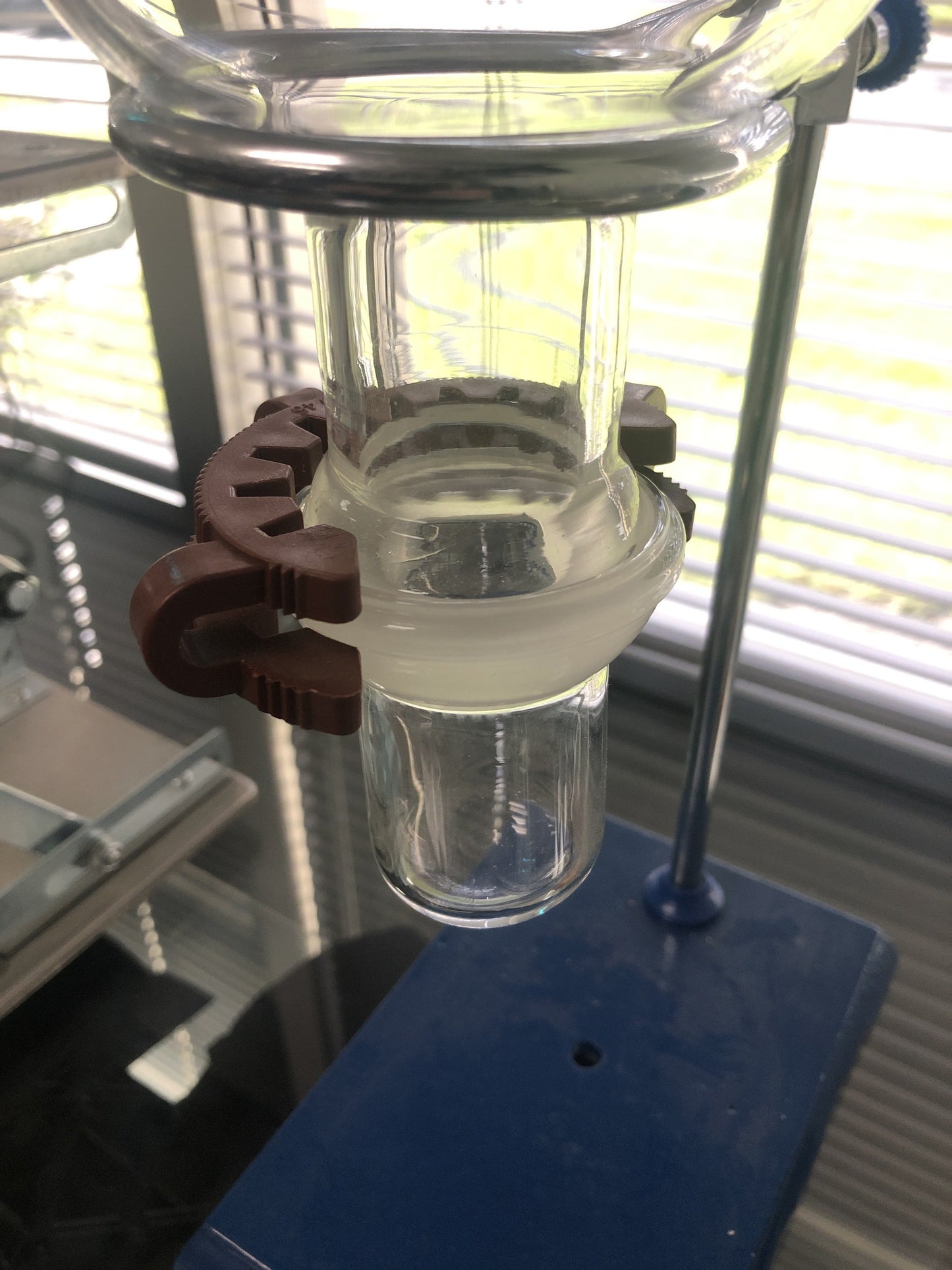 Cap for ball joint on Dewar condenser